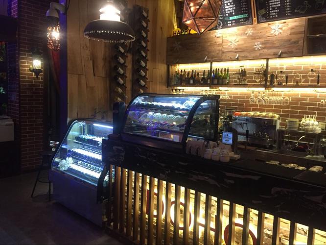 Small Curved Glass Refrigerated Bakery Display Case Countertop Mirrors Steel Base Small Curved Glass Refrigerated Bakery Display Case Countertop Mirrors Steel Base